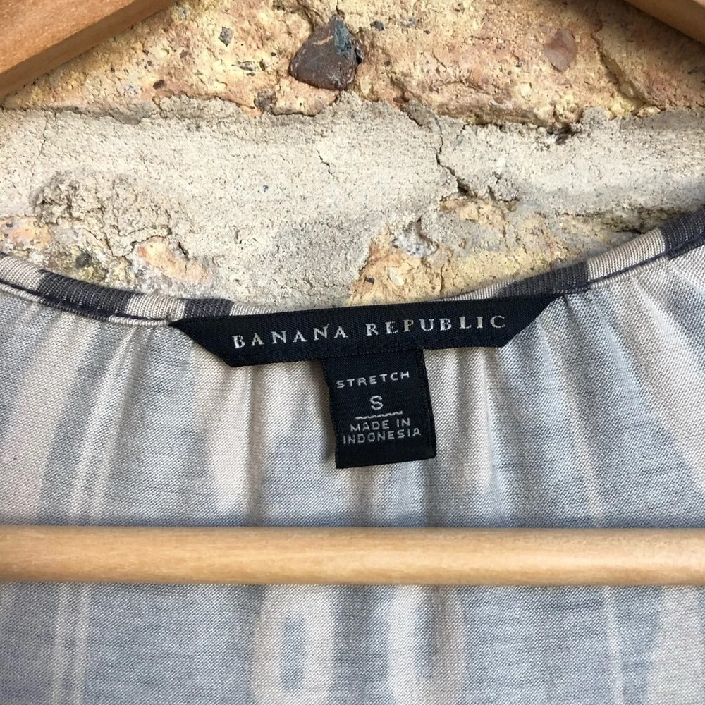 Banana Republic Southwest Pattern Wrap Dress - Picture 4 of 8